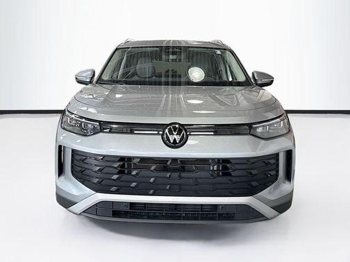 Silver Metallic 2025 Volkswagen Tiguan 2.0T SE 4MOTION