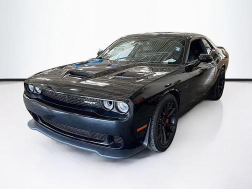 Phantom Black Tri-Coat Pearl 2015 Dodge Challenger SRT Hellcat
