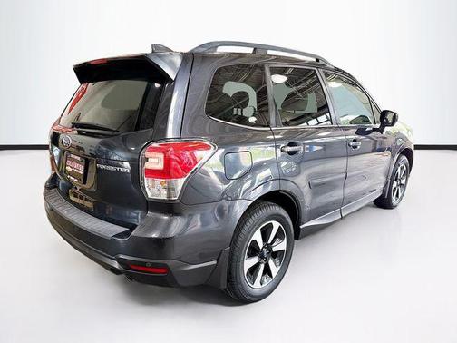 Dark Gray Metallic 2018 Subaru Forester 2.5i Limited