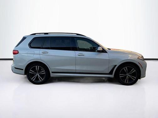 2020 BMW X7 M50i