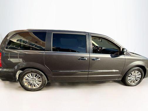 2015 Chrysler Town & Country Touring-L
