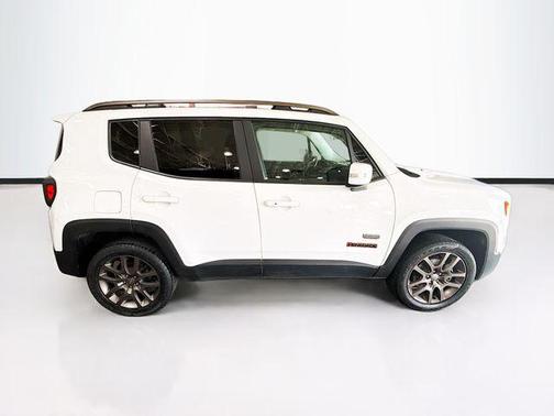 Alpine White 2016 Jeep Renegade Latitude