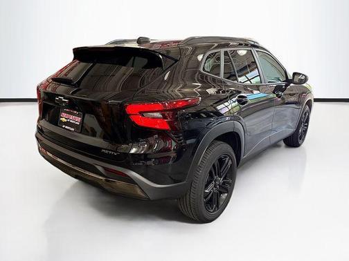Mosaic Black Metallic 2024 Chevrolet Trax FWD ACTIV