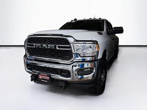 2019 RAM 2500 Tradesman Crew Cab 4x4 6'4' Box