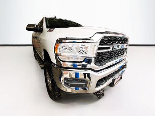 2019 RAM 2500 Tradesman Crew Cab 4x4 6'4' Box