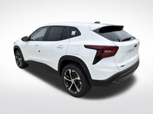 Summit White 2026 Chevrolet Trax FWD 1RS