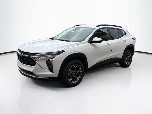 Summit White 2026 Chevrolet Trax LT