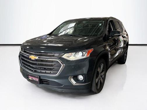 Graphite Metallic 2020 Chevrolet Traverse LT Leather