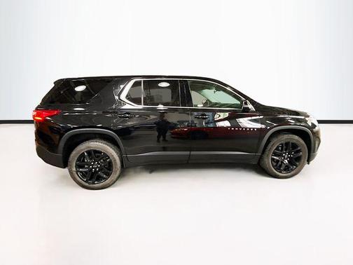 Mosaic Black Metallic 2021 Chevrolet Traverse LS
