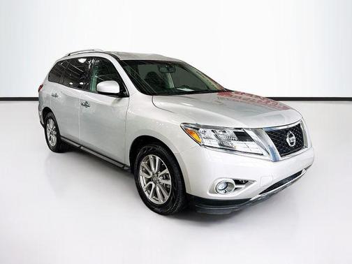 2016 Nissan Pathfinder SV