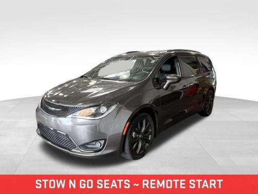 2020 Chrysler Pacifica Touring L