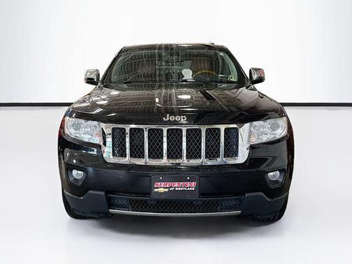 Brilliant Black Crystal Pearlcoat 2013 Jeep Grand Cherokee Overland