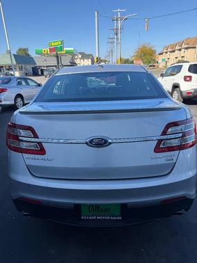 2015 Ford Taurus Limited AWD 4dr Sedan