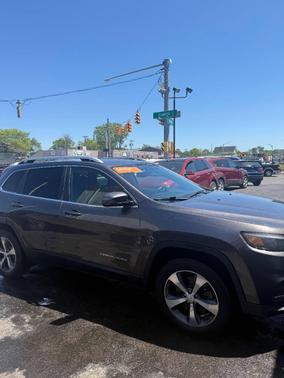 Granite Crystal Metallic Clearcoat 2019 Jeep Cherokee Limited