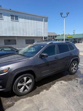 Granite Crystal Metallic Clearcoat 2019 Jeep Cherokee Limited