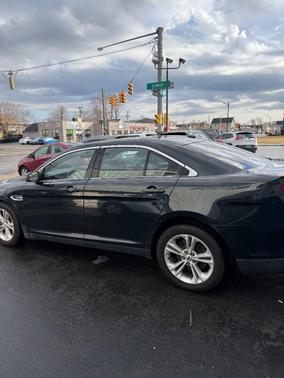 2014 Ford Taurus SEL