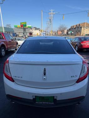 2013 Lincoln MKS Base