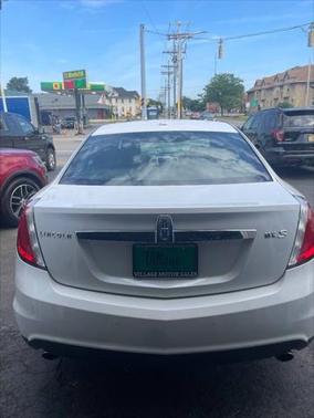 2011 Lincoln MKS Base
