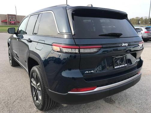 Fathom Blue Pearlcoat 2027 Jeep Grand Cherokee Limited