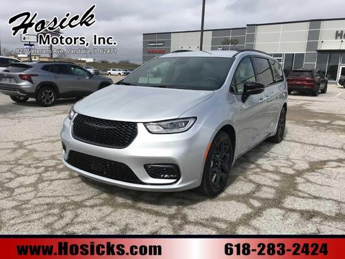 Silver Mist Clearcoat 2026 Chrysler Pacifica Select