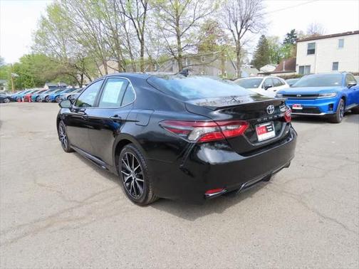 2022 Toyota Camry SE