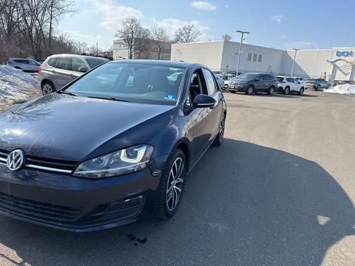 2016 Volkswagen Golf TSI SE 4-Door