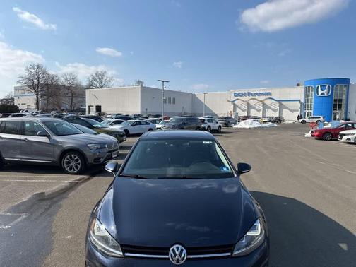2016 Volkswagen Golf TSI SE 4-Door