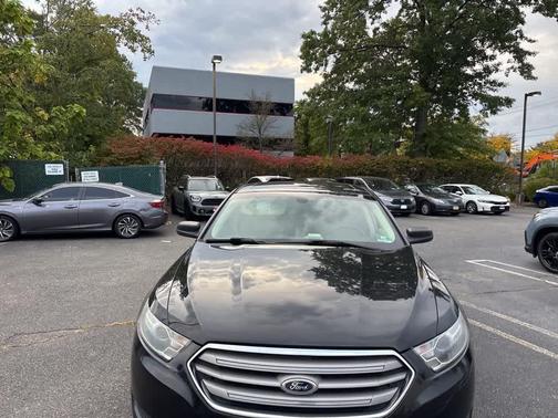 2013 Ford Taurus SE