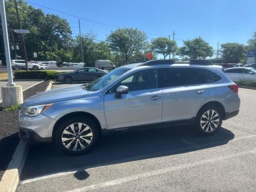 Ice Silver Metallic 2016 Subaru Outback 2.5i Limited