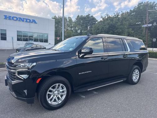 2023 Chevrolet Suburban LT
