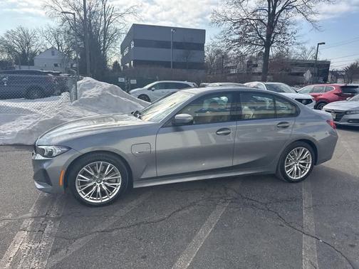 2023 BMW 330e xDrive