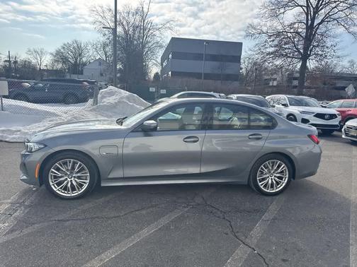 2023 BMW 330e xDrive