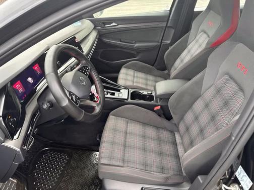Mythos Black Metallic 2024 Volkswagen Golf GTI 2.0T S