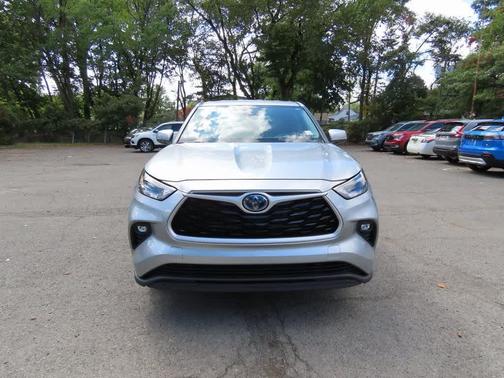 2022 Toyota Highlander Hybrid LE