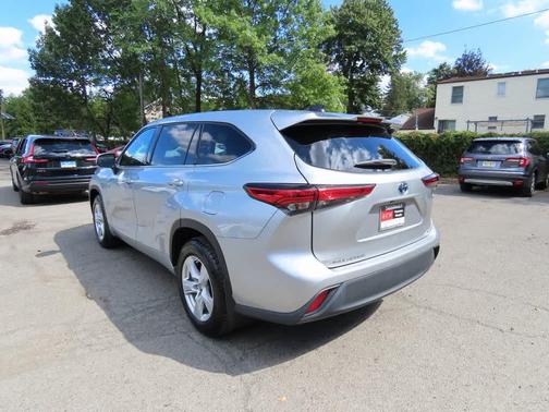 2022 Toyota Highlander Hybrid LE