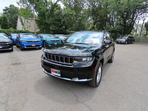2022 Jeep Grand Cherokee L Laredo