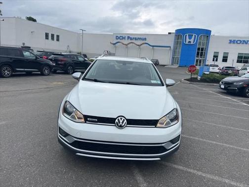 2017 Volkswagen Golf Alltrack TSI SE