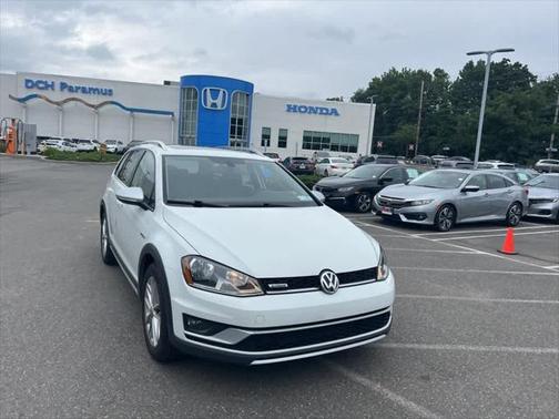 2017 Volkswagen Golf Alltrack TSI SE
