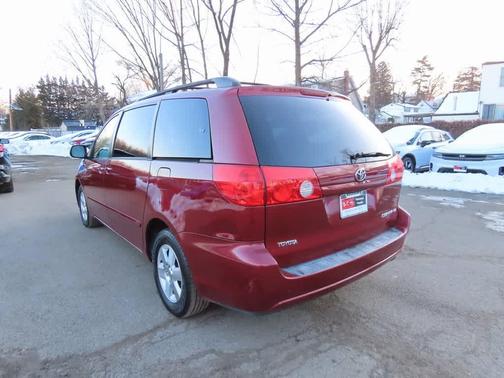 2010 Toyota Sienna LE