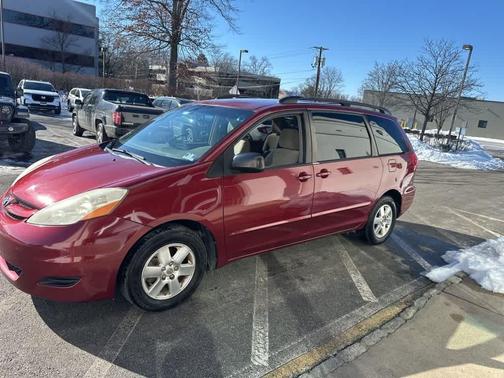 2010 Toyota Sienna LE