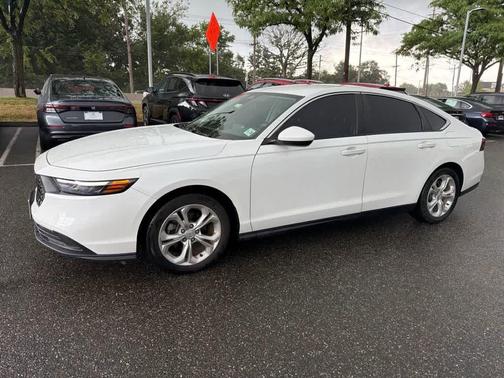 Platinum White Pearl 2023 Honda Accord LX