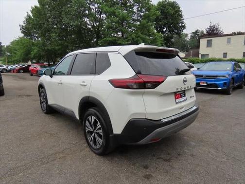 2022 Nissan Rogue SV