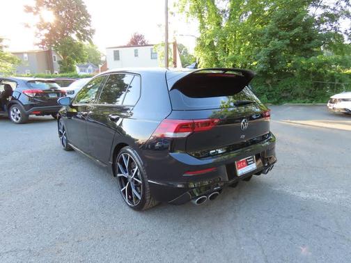 Deep Black Pearl Effect 2023 Volkswagen Golf R 2.0T