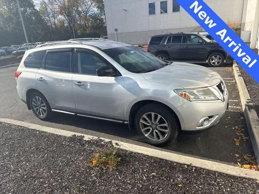 2016 Nissan Pathfinder SV