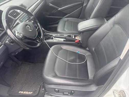 2016 Volkswagen Passat 1.8T SE