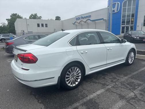 2016 Volkswagen Passat 1.8T SE