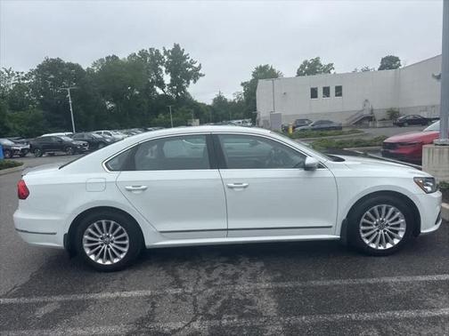 2016 Volkswagen Passat 1.8T SE
