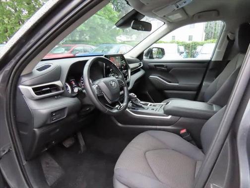 2020 Toyota Highlander LE