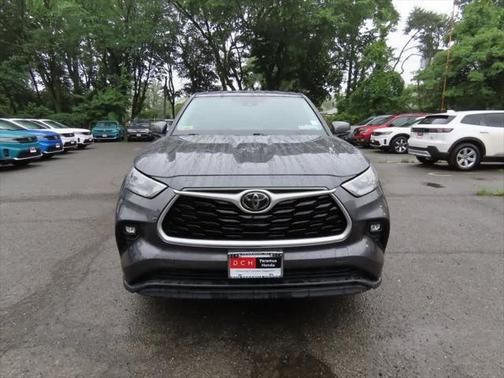 2020 Toyota Highlander LE