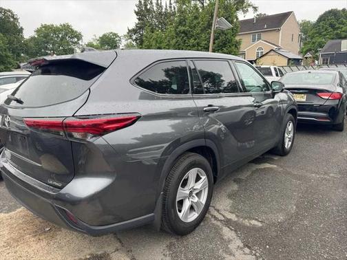 2020 Toyota Highlander LE